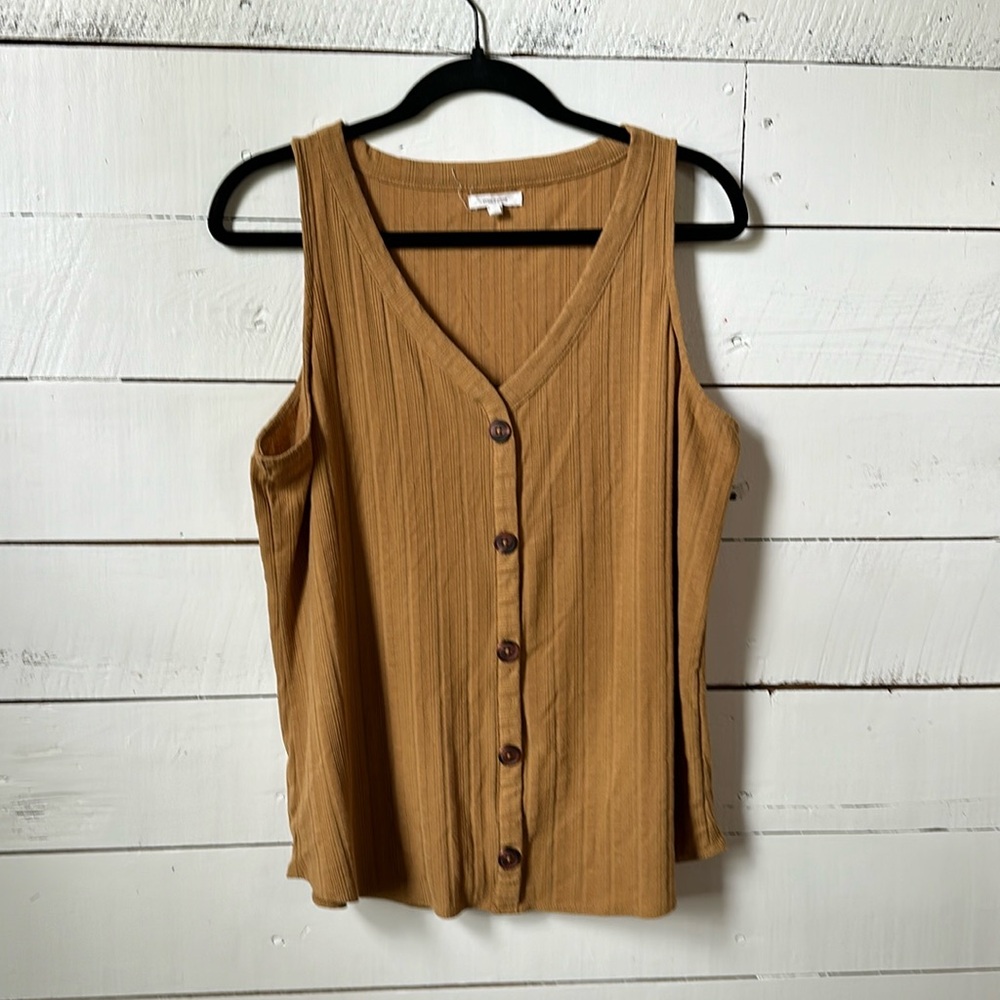 Women’s v neck tank top